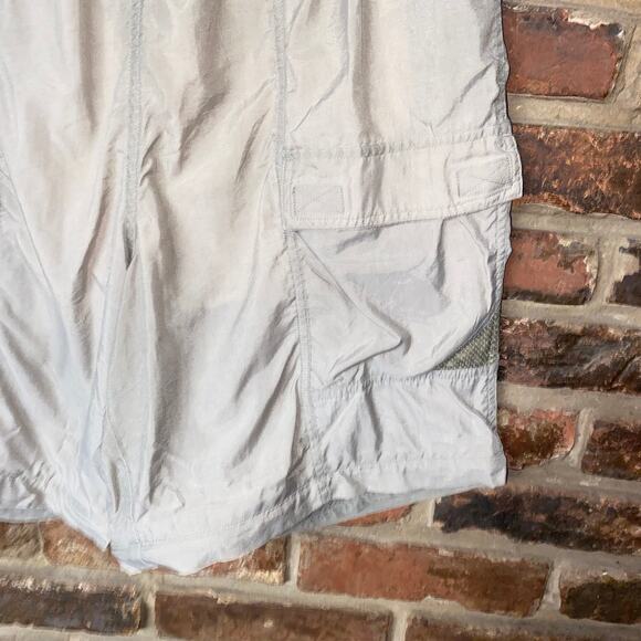 Columbia Beige Pull-On Elastic Waist Cargo Shorts w/ Lining Men's Size Medium - Picture 2 of 5